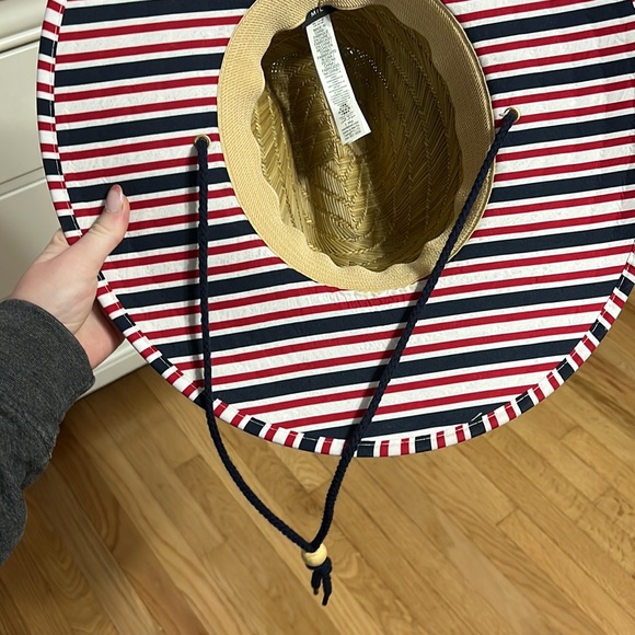 Roxy hat - Picture 3 of 3